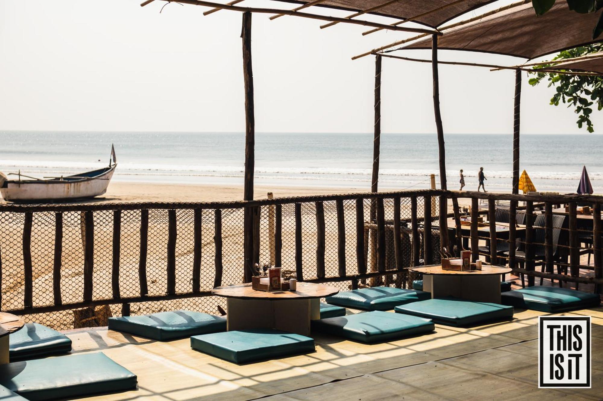 This Is It Beachfront - Rooms, Cafe & Events Arambol Kültér fotó